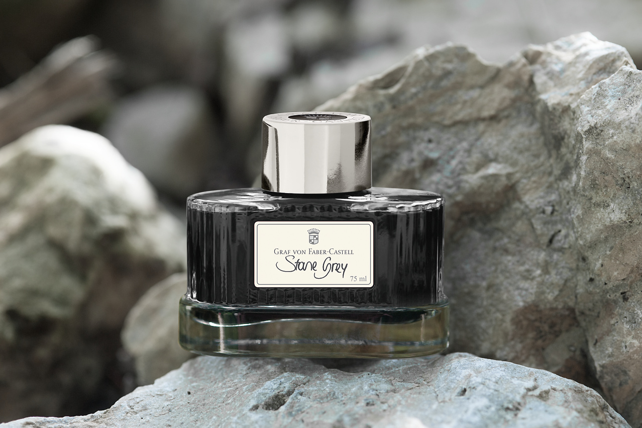 141003_inkbottlestonegrey75ml_office_25232