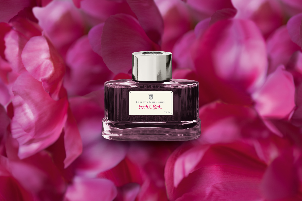 141014_inkbottleelectricpink75ml_office_34612